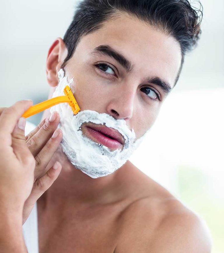 Afeitado para hombres con piel sensible - HeelEspaña