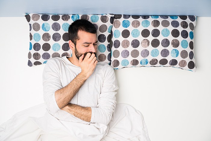 Mala relación entre estrés y sueño - HeelEspaña